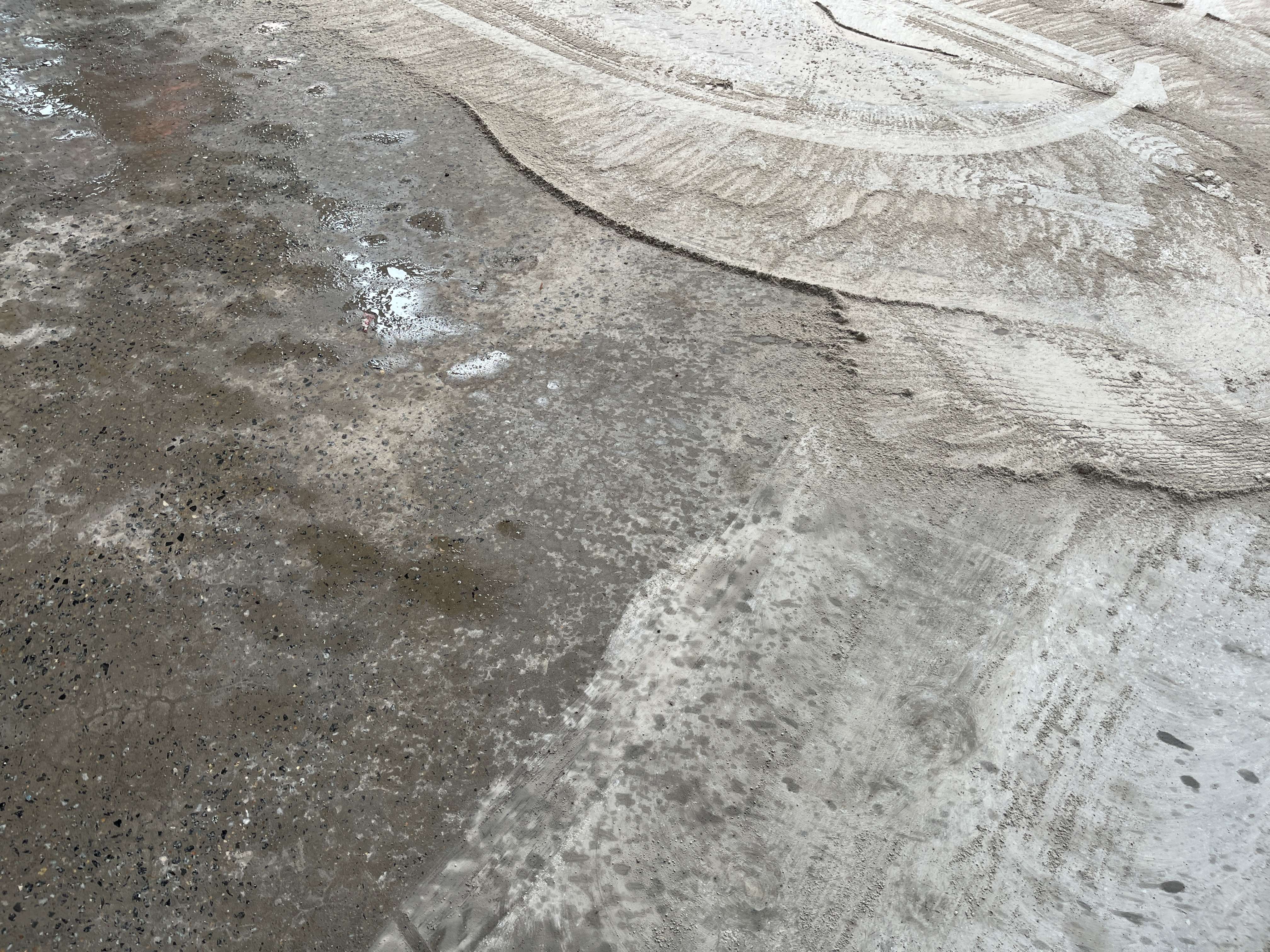 舊地面起砂翻新怎么做?3種方案成本效果對(duì)比